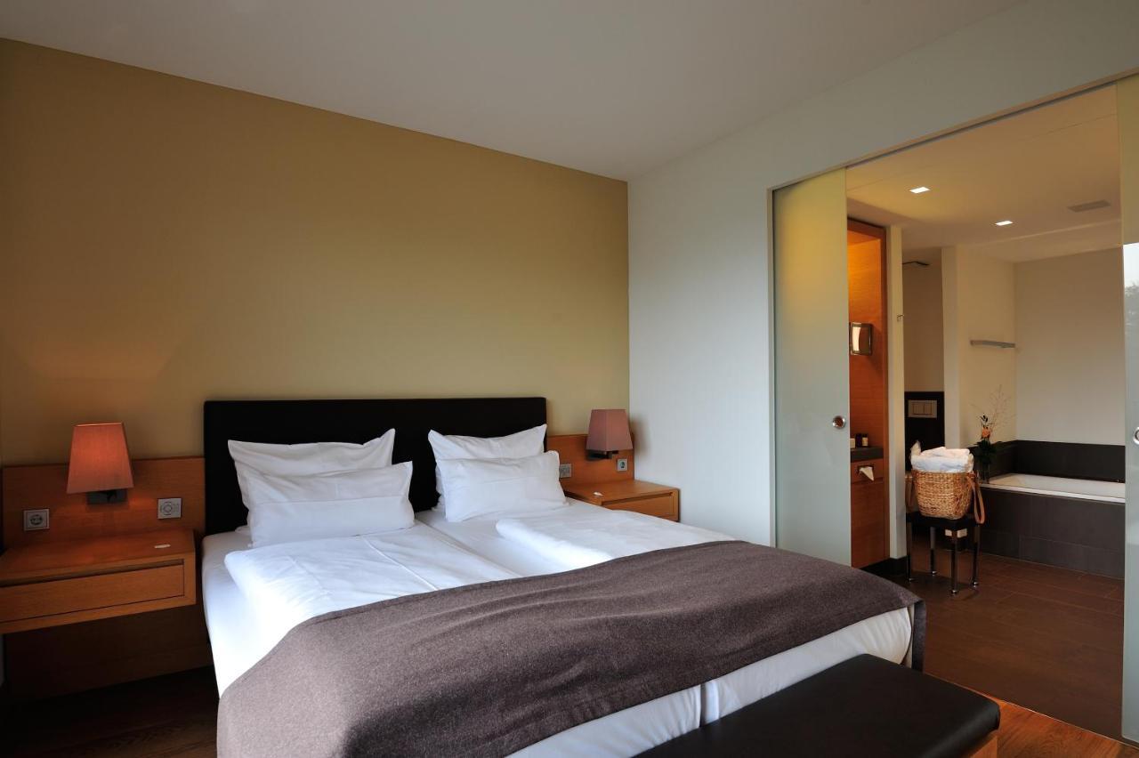 Schlossgut Gross Schwansee Luaran gambar A room at the Hotel de la Tour
