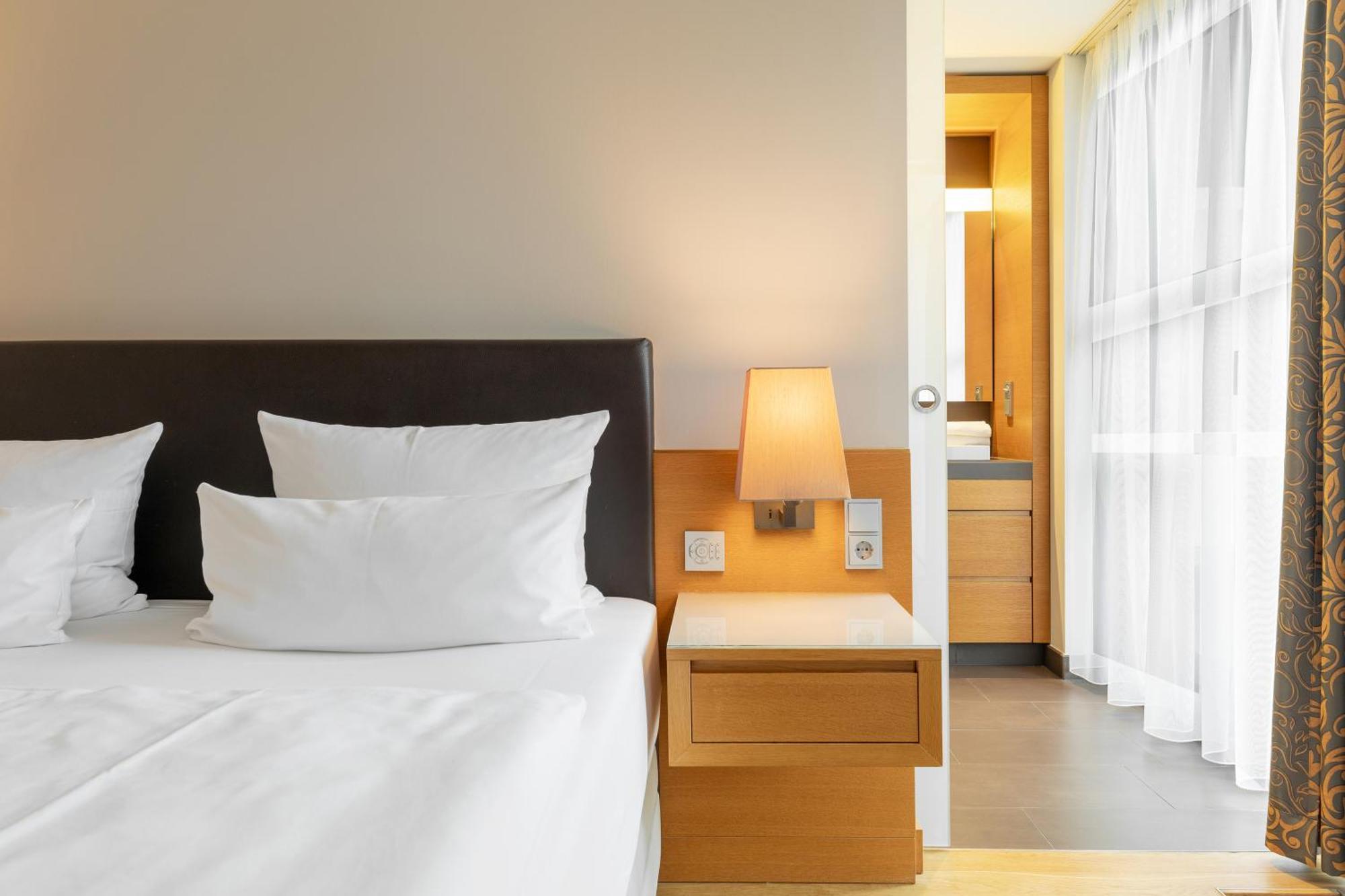 Schlossgut Gross Schwansee Luaran gambar A room at the hotel
