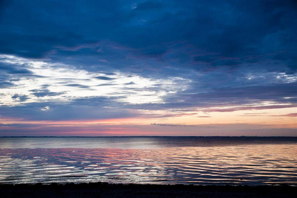 Schlossgut Gross Schwansee Luaran gambar Sunset over the Gulf of Riga