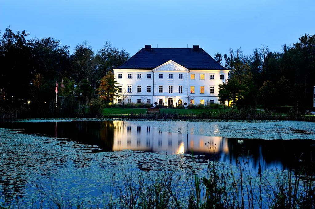 Schlossgut Gross Schwansee Luaran gambar The manor house of the former estate of Kaden